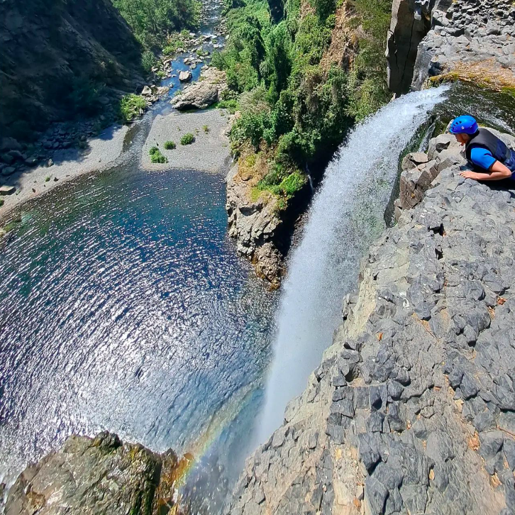 BAJADA LAGUNA VELO DE LA NOVIA, Radal 7 Tazas