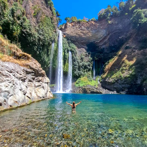 BAJADA LAGUNA VELO DE LA NOVIA, Radal 7 Tazas